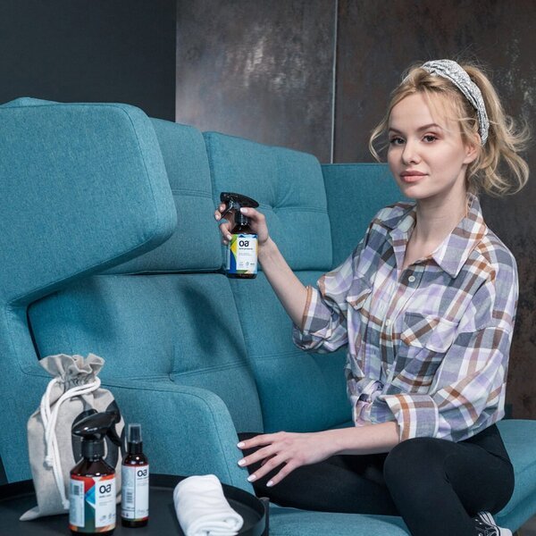 Vandeniui atsparus baldinių audinių impregnantas OA SOFA PROTECTOR (250 ml) 1